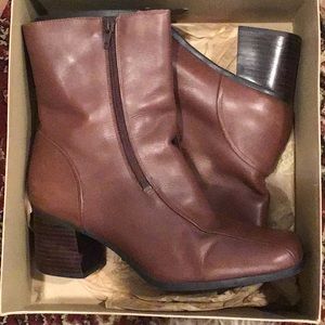 The walking company brown leather short boots